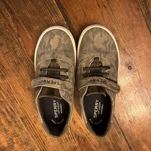 Sperry camouflage gender neutral